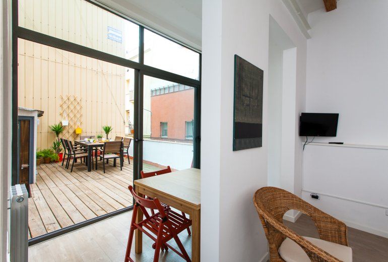 BEAUTIFUL APARTMENT LOCATED IN BARCELONA FOR 6 GUESTS.