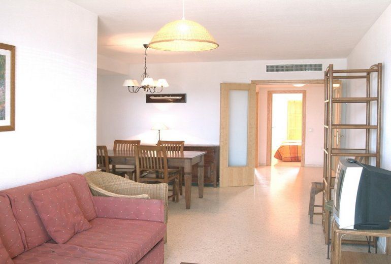 COSY APARTMENT LOCATED IN ALBORAYA FOR 4 PEOPLE.