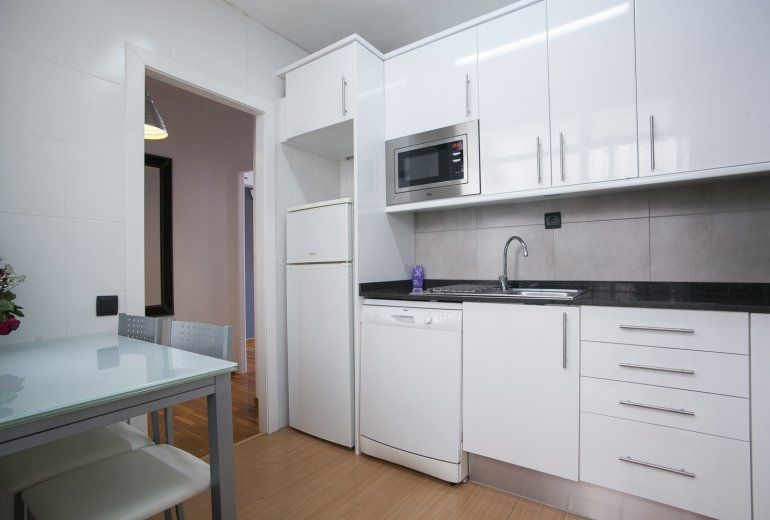 EXCELLENT APARTMENT LOCATED IN BARCELONA FOR 6 GUESTS.