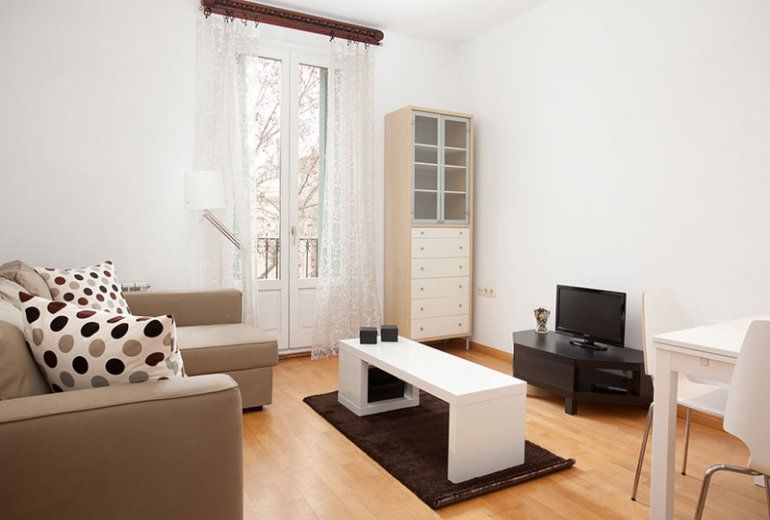 IDEAL APARTMENT IN BARCELONA FOR 5 GUESTS.