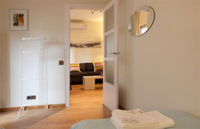 IDEAL APARTMENT IN BARCELONA FOR 6 PEOPLE.
