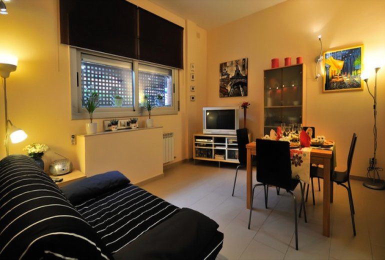 WONDERFUL APARTMENT LOCATED IN BLANES FOR 4 GUESTS.