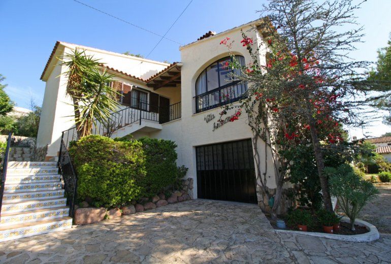 SINGULAR VILLA IN BENISSA (7 GUESTS)