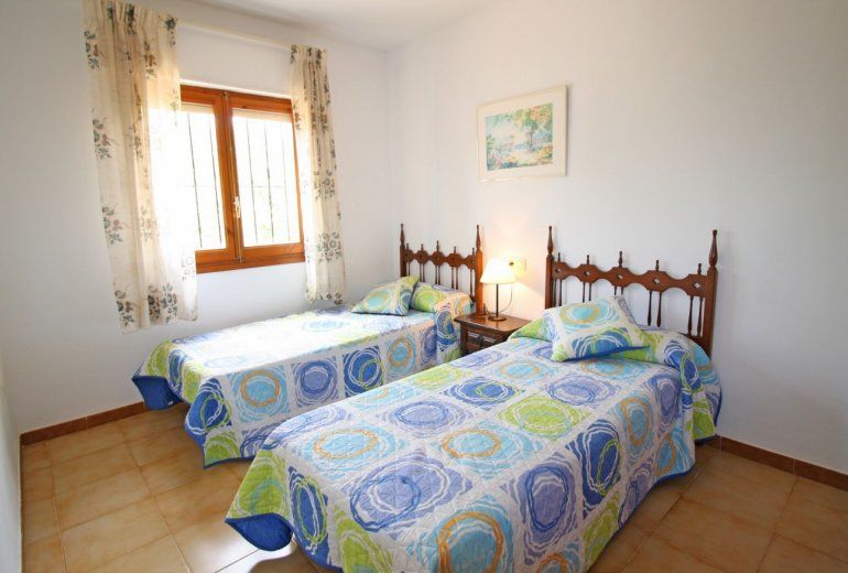 SINGULAR VILLA IN CALP (7 GUESTS)