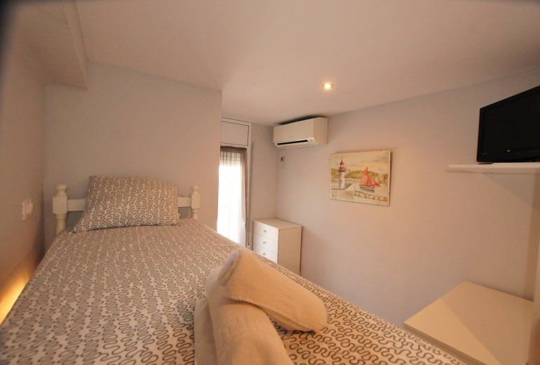 IMPRESSIVE APARTMENT IN CALELLA FOR 7 PEOPLE.