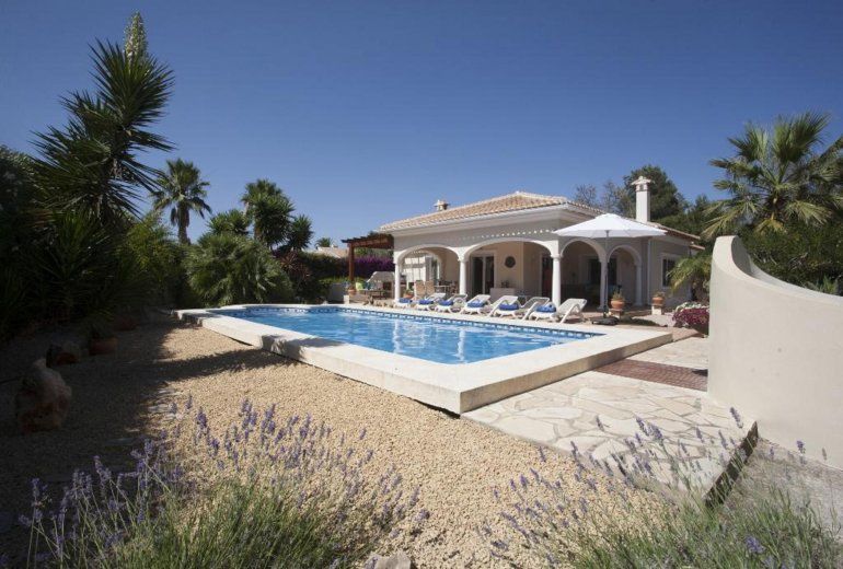 CHARMING APARTMENT IN TRENCALL FOR 6 PEOPLE.