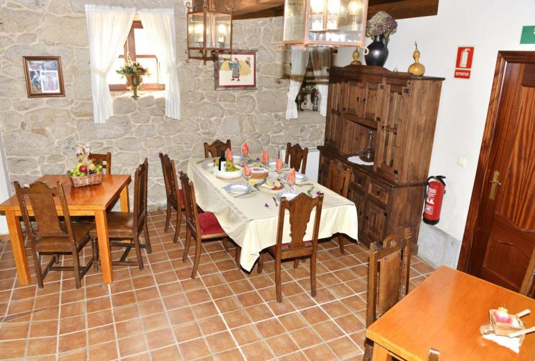 SWEET APARTMENT LOCATED IN VILABOA FOR 13 PEOPLE.