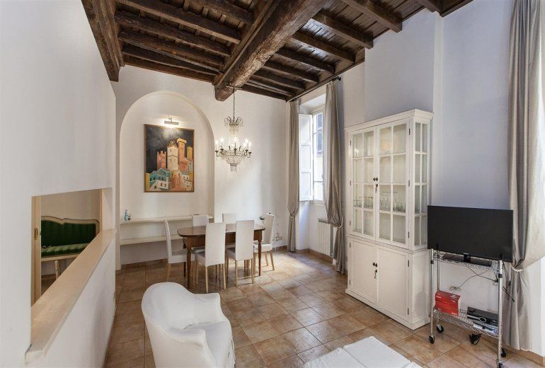 ATTRACTIVE APARTMENT IN ROME (4 GUESTS)