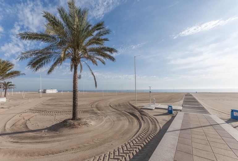 SENSATIONAL APARTMENT LOCATED IN GRAU I PLATJA FOR 8 GUESTS.
