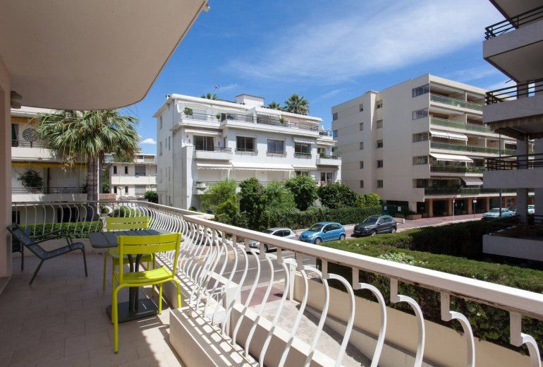 SINGULAR APARTMENT LOCATED IN CANNES FOR 4 GUESTS.