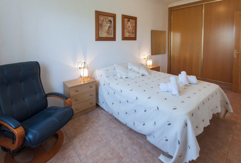 BEAUTIFUL APARTMENT IN OLIVA FOR 5 GUESTS.