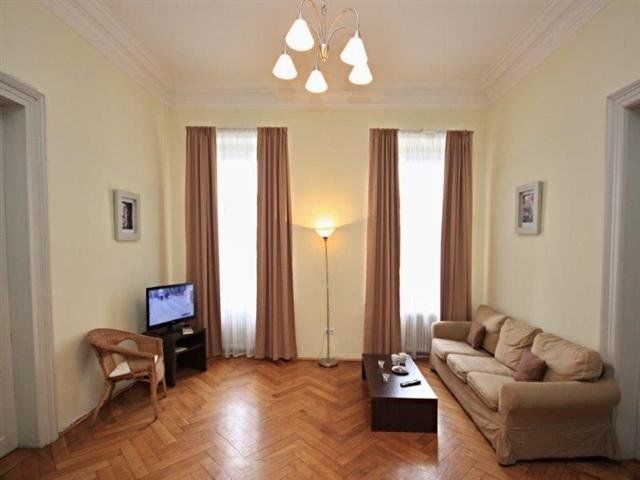 AMAZING APARTMENT IN PRAGUE (9 GUESTS)