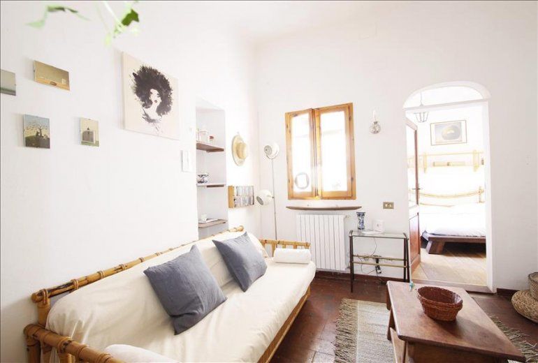 CHARMING APARTMENT LOCATED IN FLORENCIA FOR 2 PEOPLE.