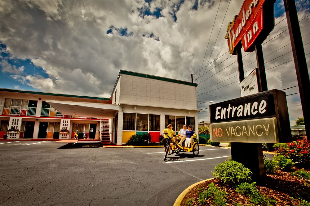 Thunderbird Inn