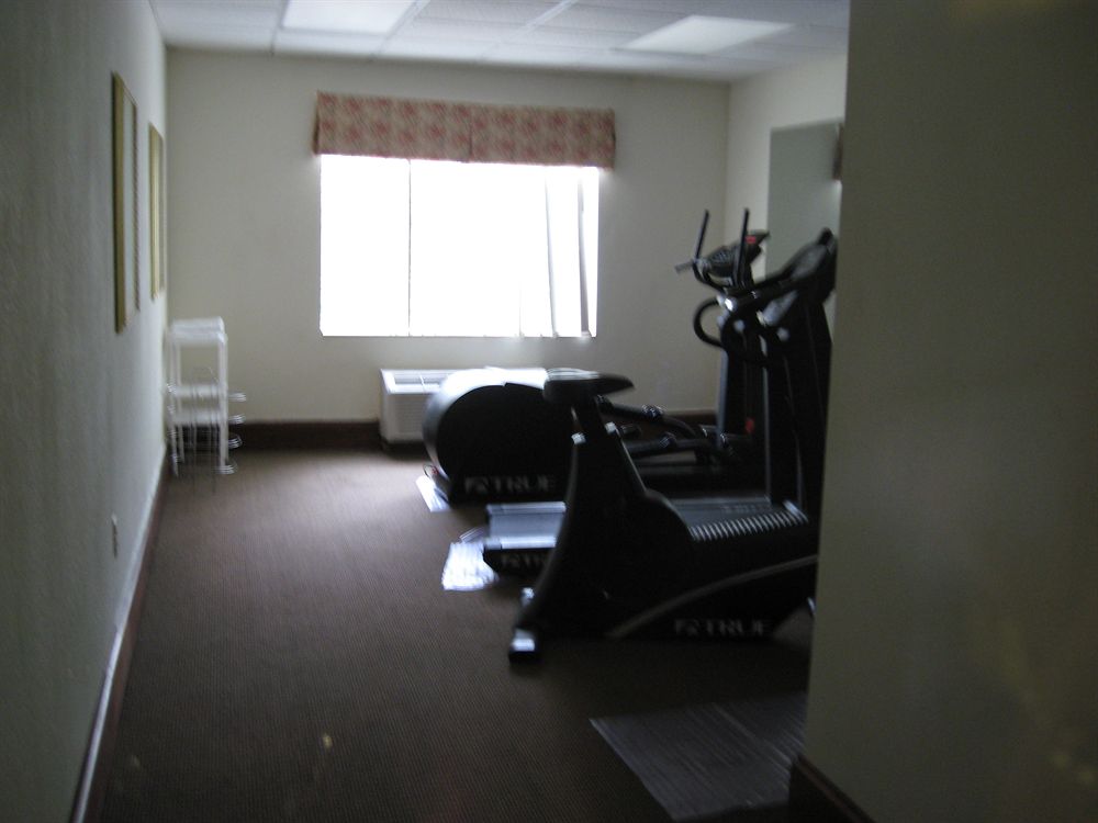 Econo Lodge Inn and Suites
