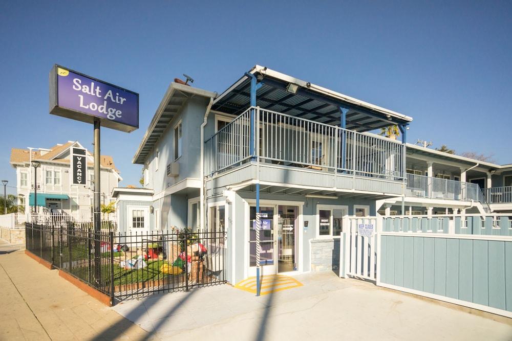 Salt Air Lodge