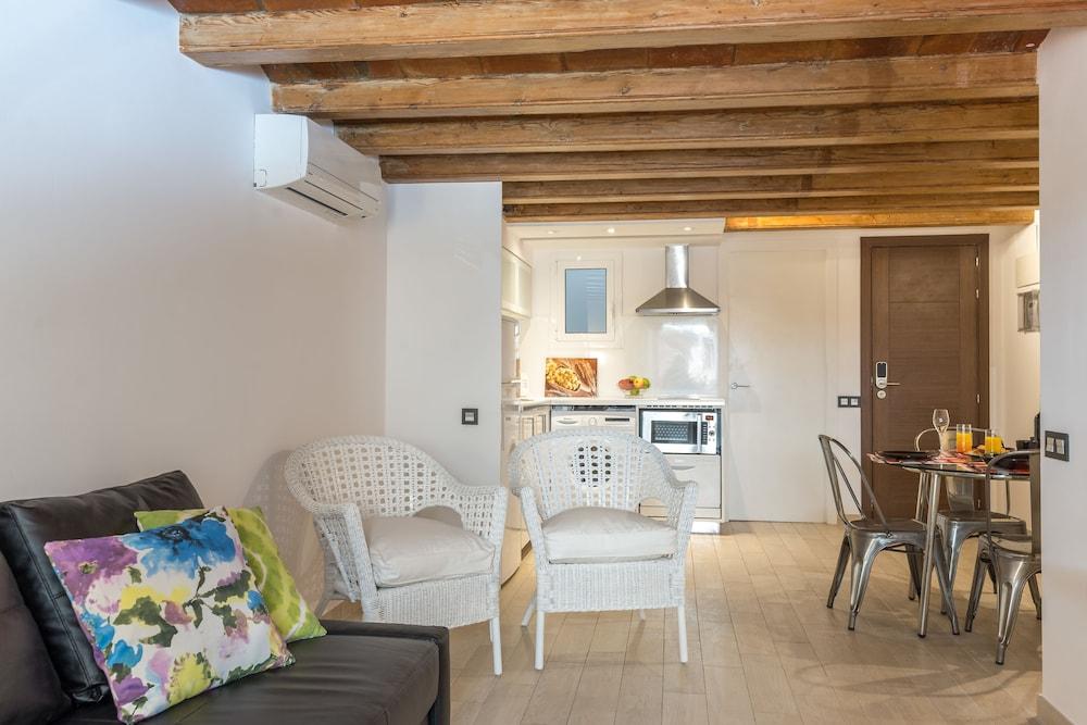 APARTAMENTOS RADAS