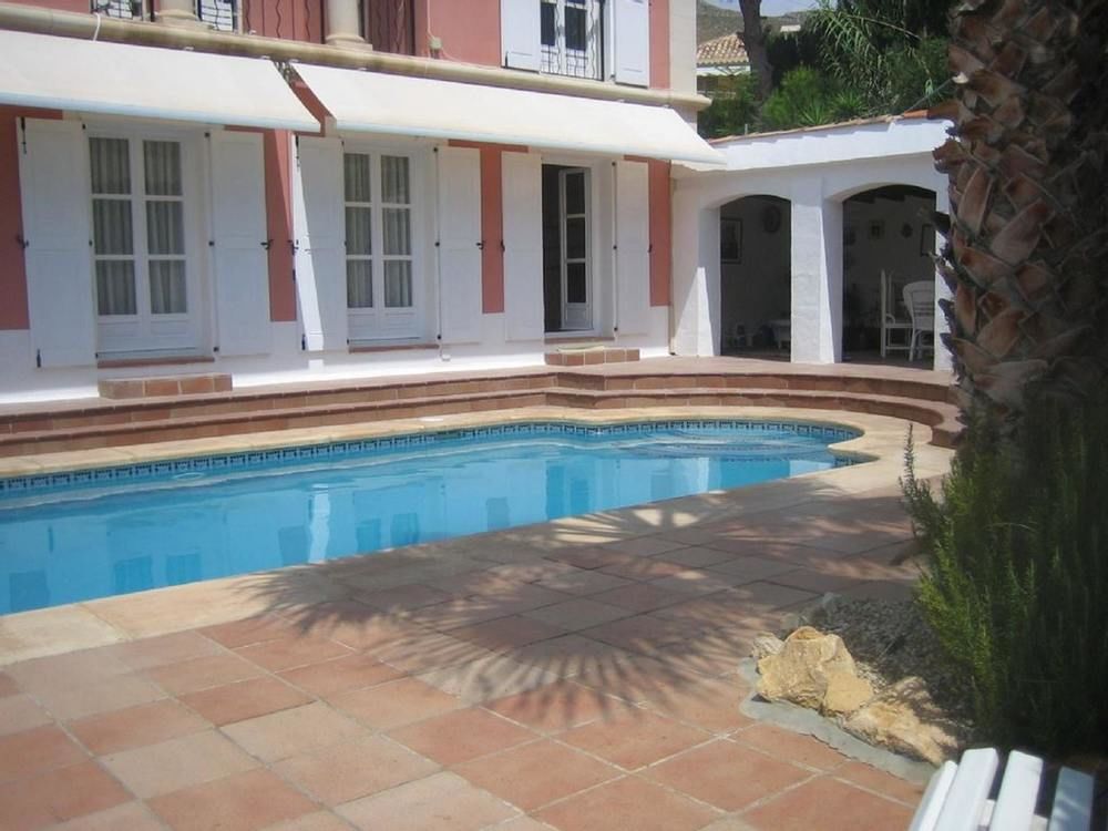 HOUSE WITH 4 BEDROOMS IN FINESTRAT; WITH WONDERFUL SEA VIEW; PRIVATE POOL; ENCLOSED GARDEN - 2 KM FR