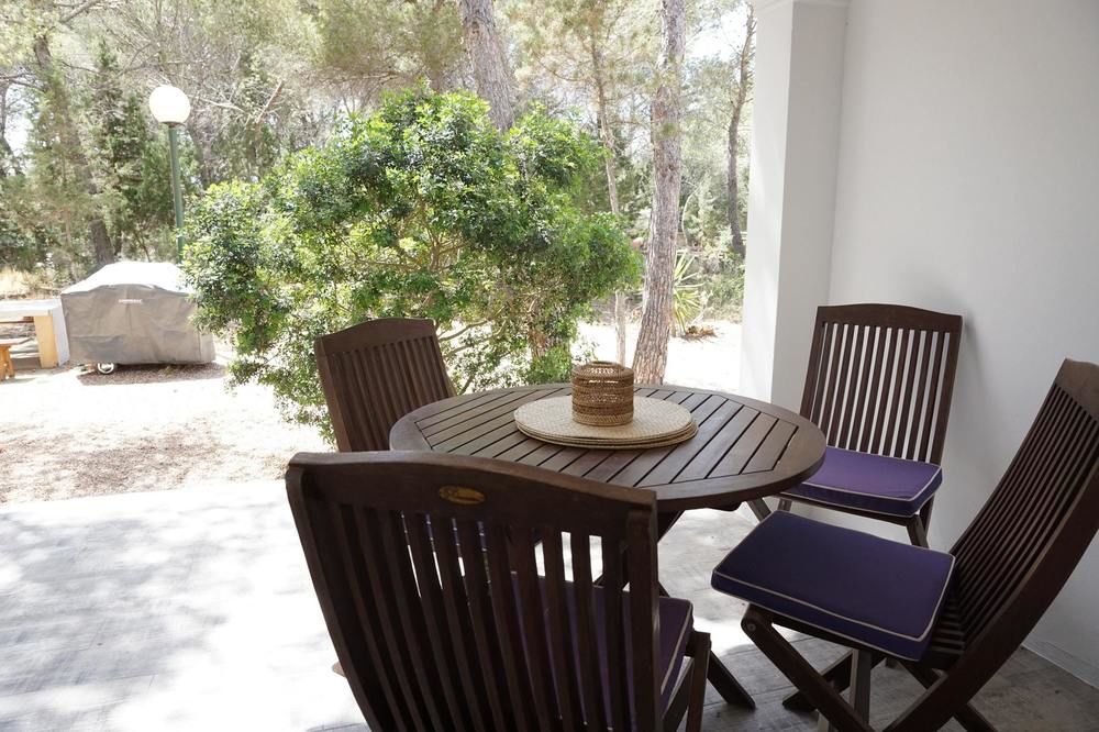 HOUSE WITH 2 BEDROOMS IN PLATJA DE MIGJORN; WITH FURNISHED GARDEN AND WIFI - 500 M FROM THE BEACH