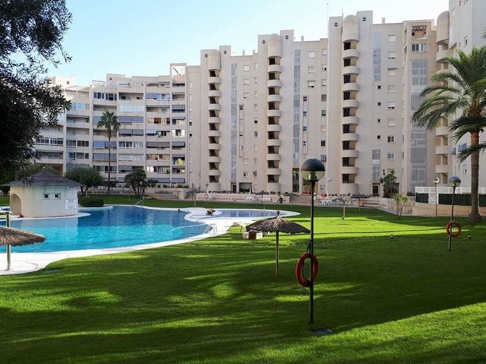 APARTMENT WITH 2 BEDROOMS IN EL CAMPELLO; WITH WONDERFUL SEA VIEW; POOL ACCESS; FURNISHED TERRACE -