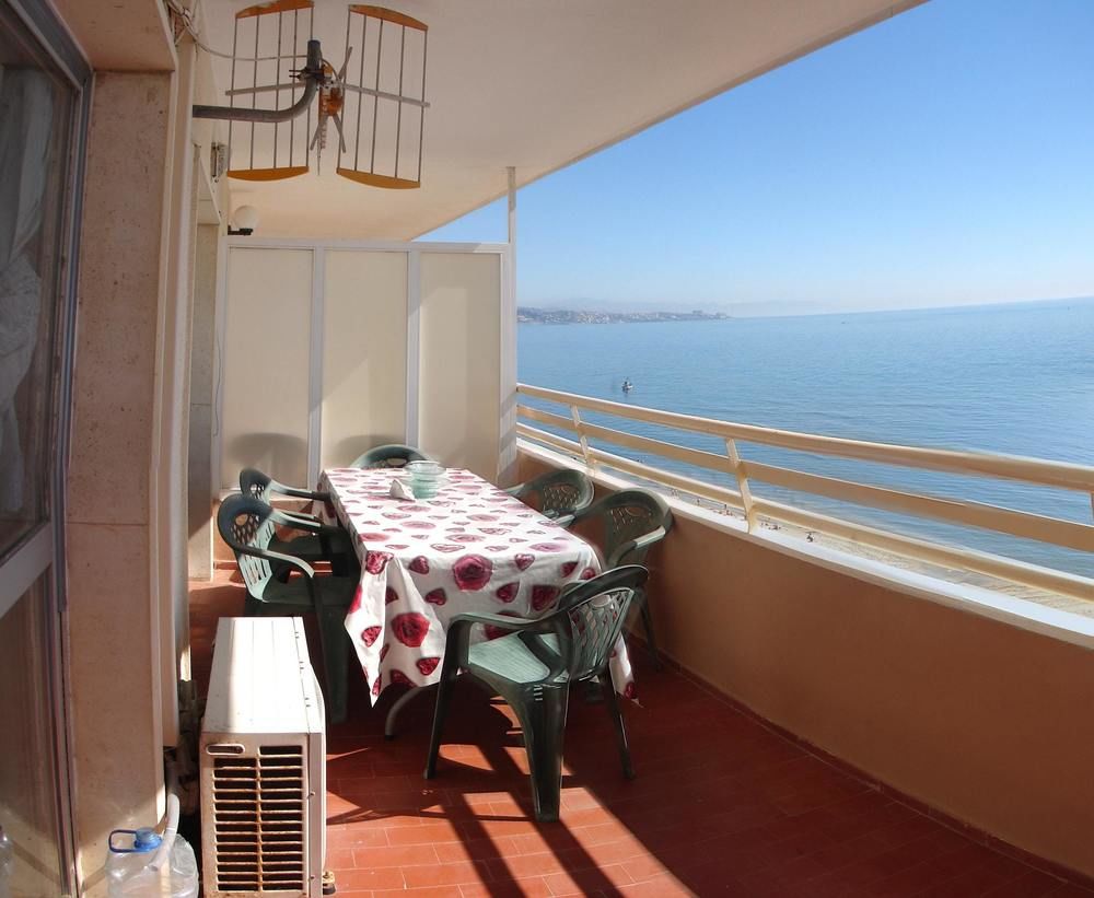 APARTMENT WITH ONE BEDROOM IN FUENGIROLA; WITH WONDERFUL SEA VIEW; POO