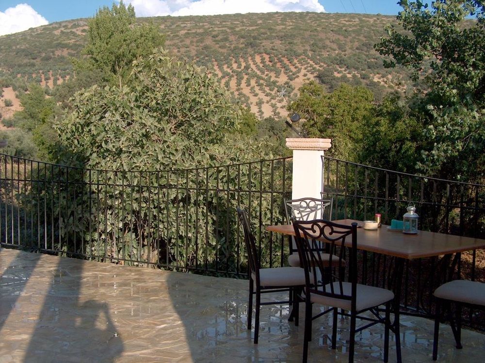 HOUSE WITH 5 BEDROOMS IN ZAMBRA; WITH FURNISHED TERRACE AND WIFI