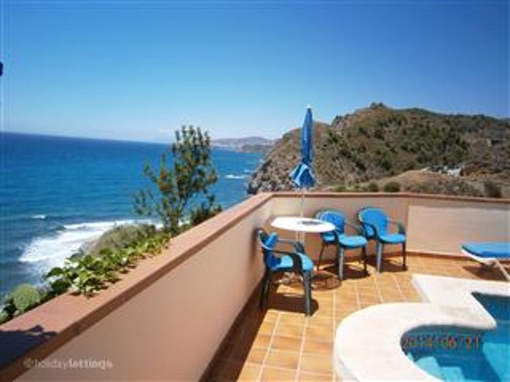HOUSE WITH 2 BEDROOMS IN NERJA; WITH WONDERFUL SEA VIEW; PRIVATE POOL; FURNISHED TERRACE - 300 M FRO