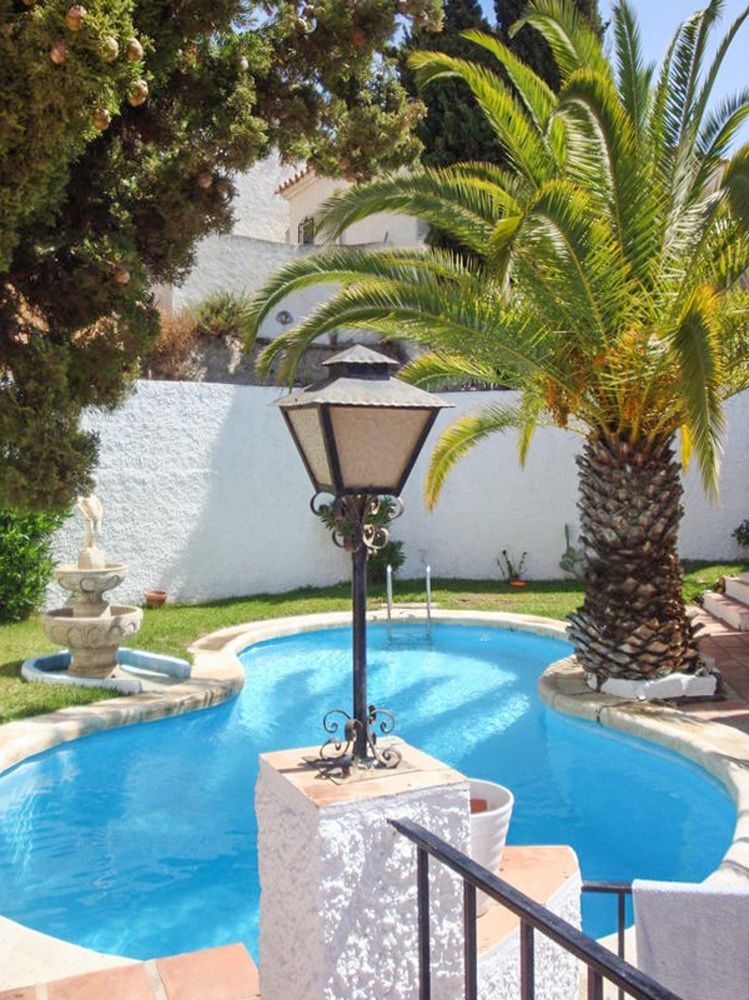 VILLA WITH 3 BEDROOMS IN NERJA; WITH WONDERFUL SEA VIEW; PRIVATE POOL AND ENCLOSED GARDEN - 1 KM FRO