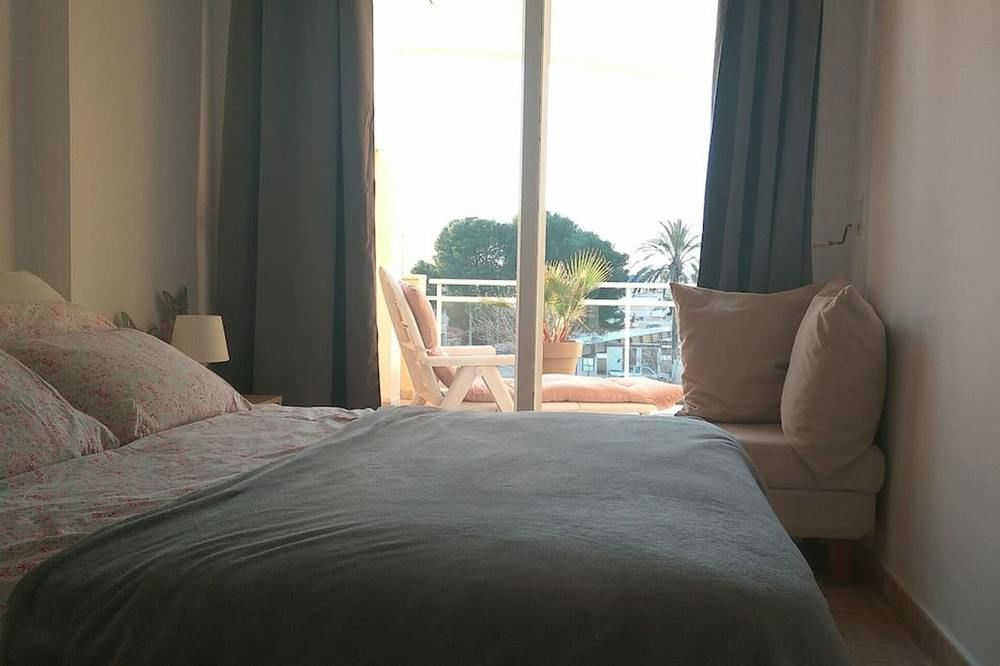 APARTMENT WITH 2 BEDROOMS IN DENIA; WITH WONDERFUL SEA VIEW; POOL ACCESS; FURNISHED TERRACE - 200 M
