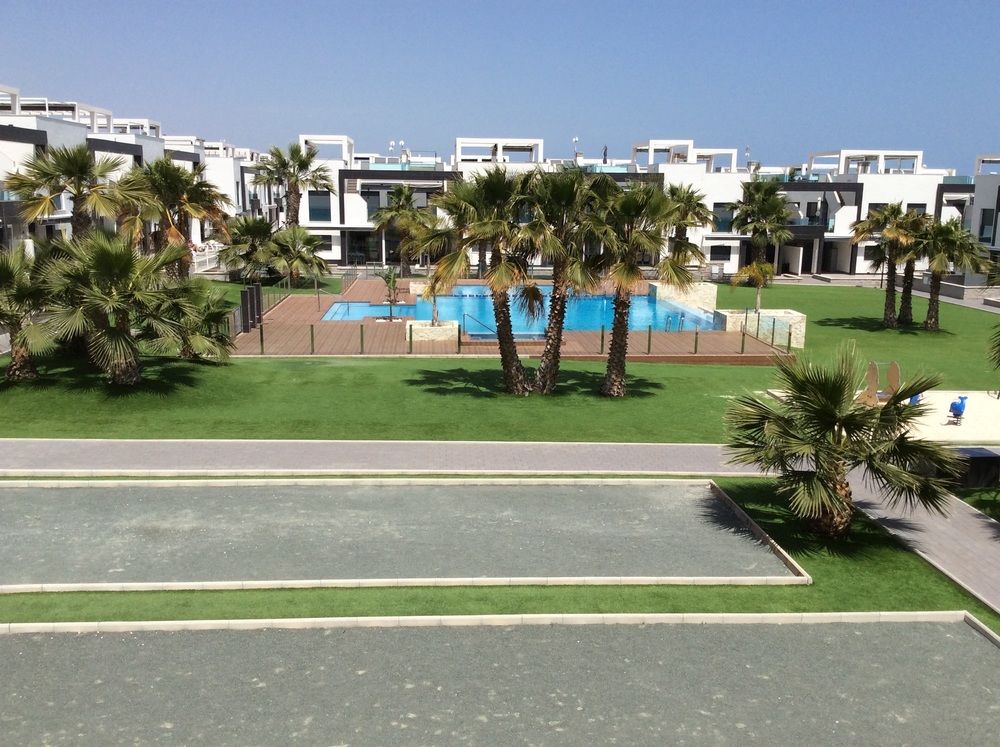 APARTMENT WITH 2 BEDROOMS IN ORIHUELA; WITH SHARED POOL; FURNISHED TERRACE AND WIFI