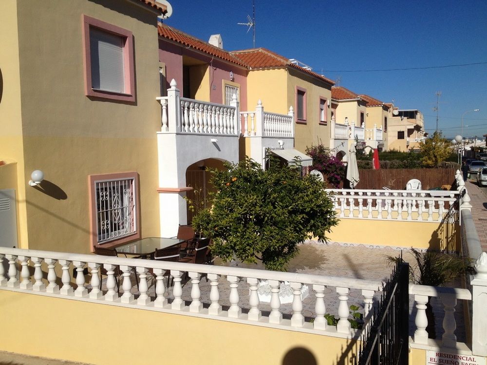 APARTMENT IN TORREVIEJA WITH LOVELY TERRACE AND SHARED POOL; 3 BEDROOM