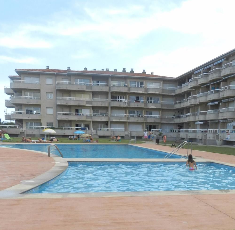 APARTMENT WITH ONE BEDROOM IN LESTARTIT; WITH WONDERFUL SEA VIEW; POOL ACCESS; FURNISHED GARDEN - 
