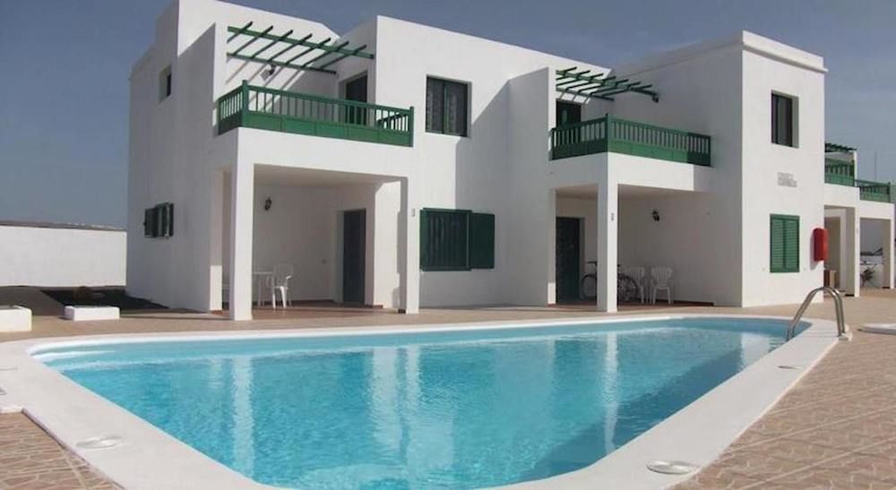 APARTMENT WITH ONE BEDROOM IN PUERTO DEL CARMEN; WITH POOL ACCESS; ENCLOSED GARDEN AND WIFI - 300 M