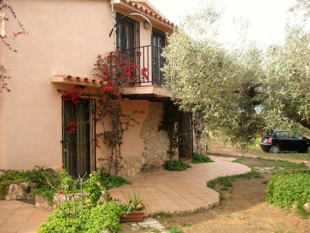 HOUSE WITH 4 BEDROOMS IN AMPOLLA; TARRAGONE; WITH ENCLOSED GARDEN - 1 KM FROM THE BEACH