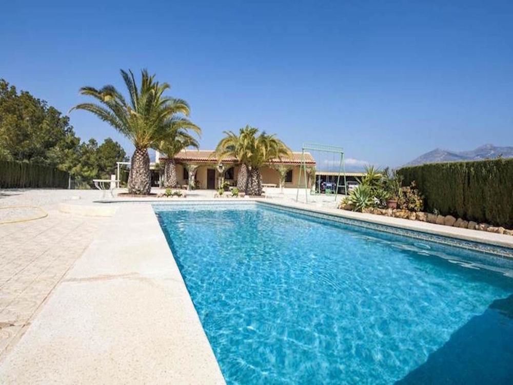 VILLA WITH 3 BEDROOMS IN LA NUCIA; WITH WONDERFUL SEA VIEW; PRIVATE POOL AND ENCLOSED GARDEN - 4 KM