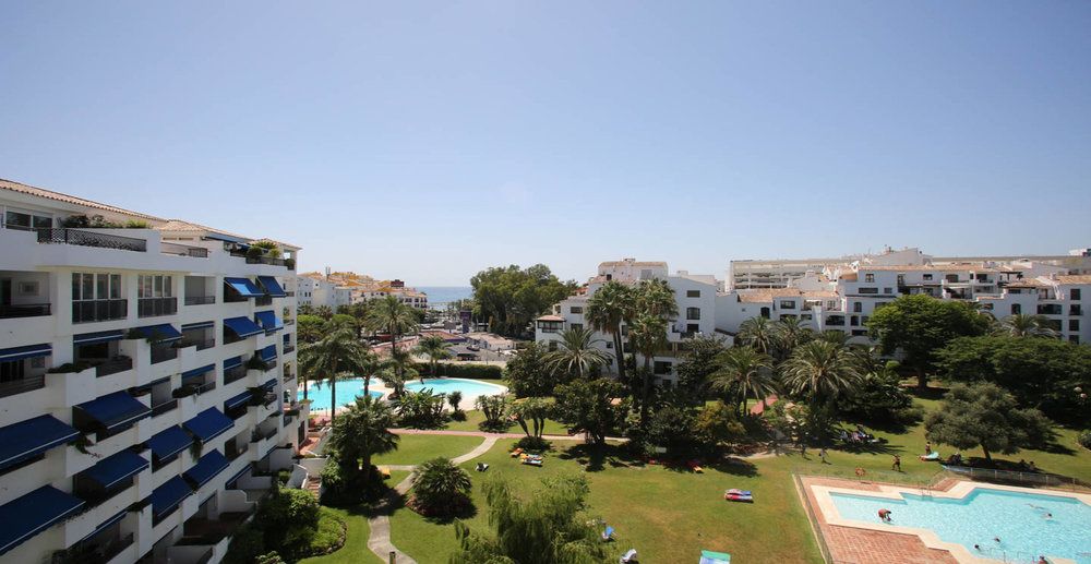 LUXURIOUS PENTHOUSE PUERTO BANUS