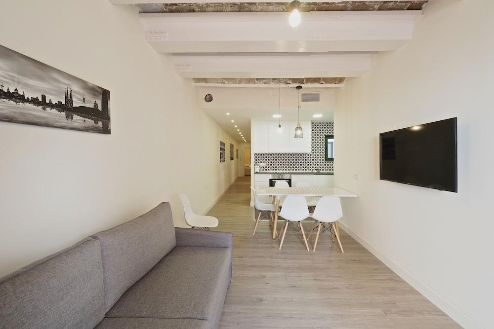 Arte Suites by Olala Homes