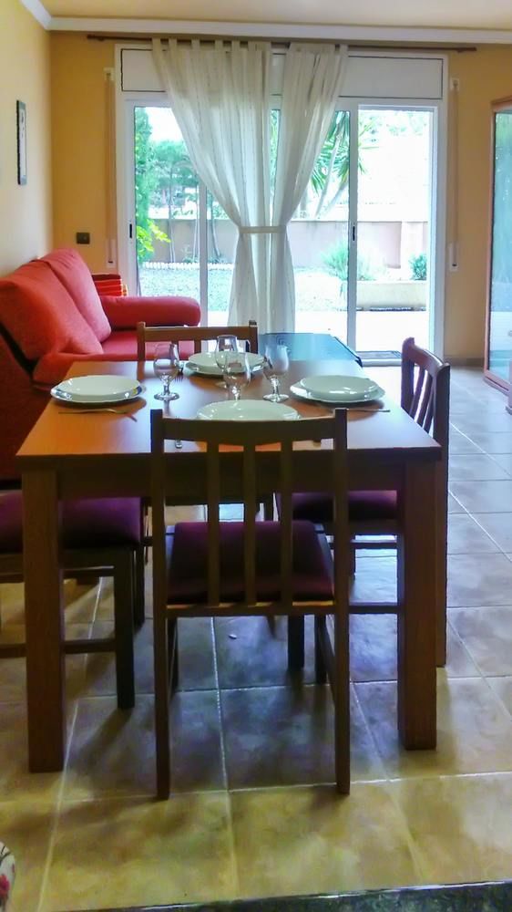 WELL-APPOINTED 2-BEDROOM APARTMENT IN SUNNY SANT CARLES DE LA RÀPITA W