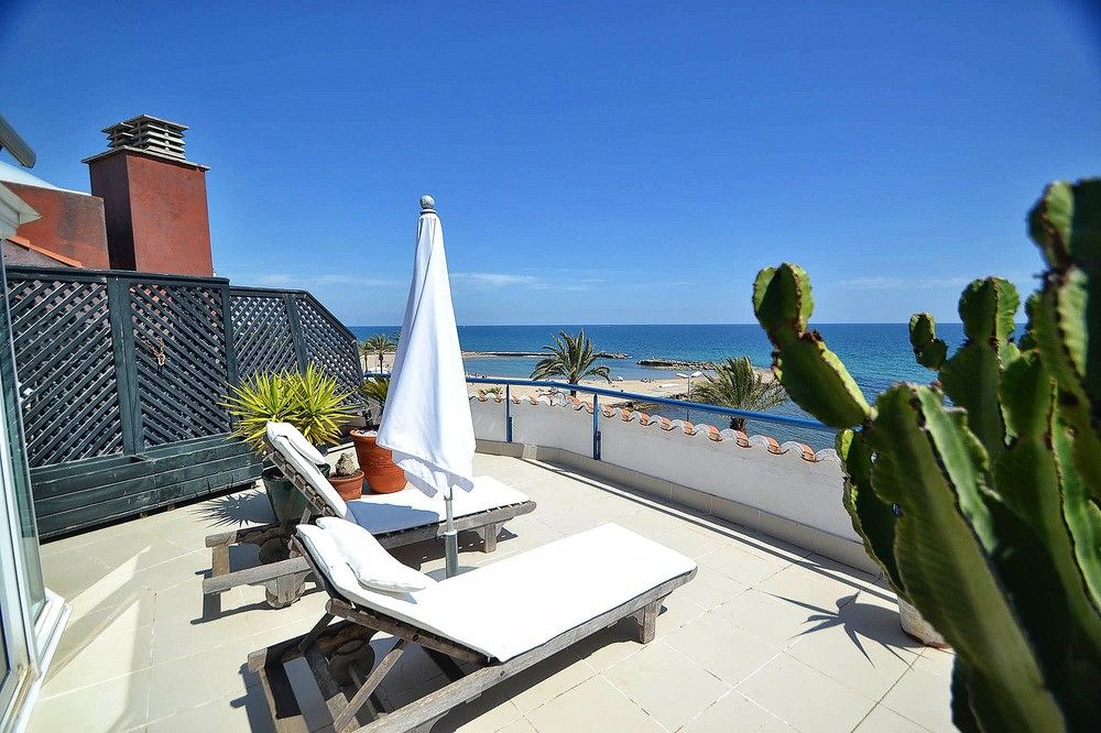 WATER FRONT DUPLEX APARTMENT BY HELLO APARTMENTS SITGES