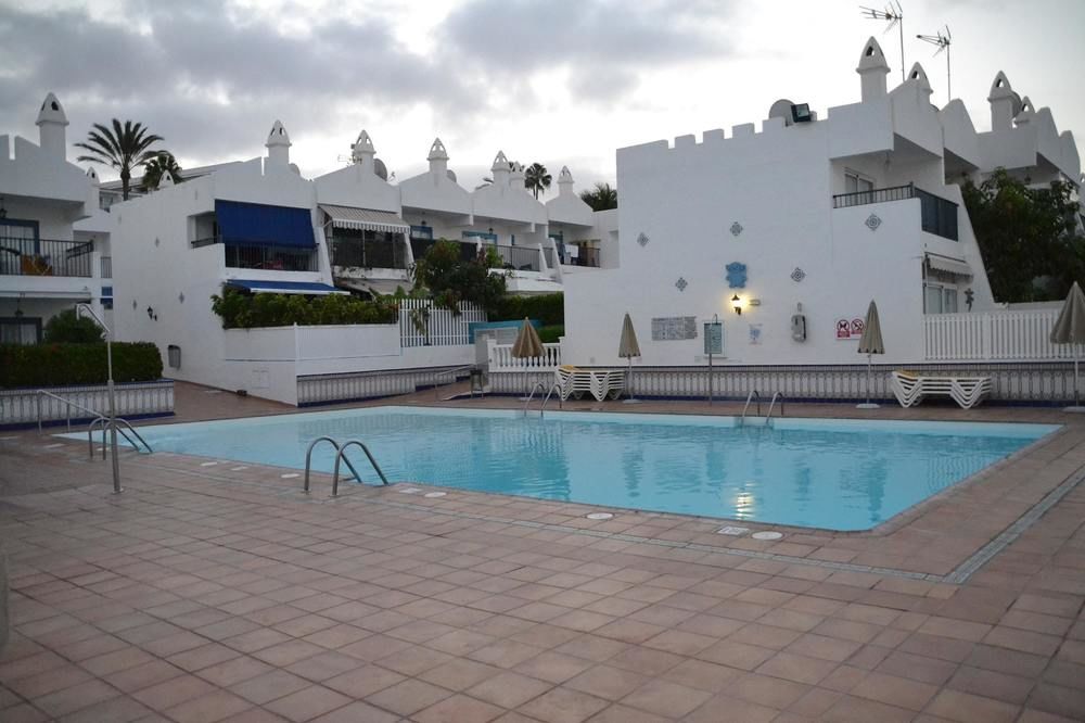 APARTMENT WITH 2 BEDROOMS IN MASPALOMAS; WITH POOL ACCESS; FURNISHED TERRACE AND WIFI - 1 KM FROM TH
