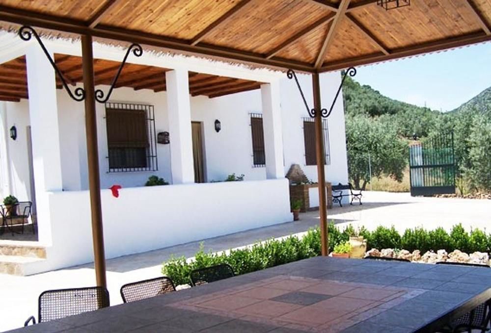 HOUSE WITH 5 BEDROOMS IN CARCABUEY; WITH WONDERFUL MOUNTAIN VIEW; PRIVATE POOL AND ENCLOSED GARDEN