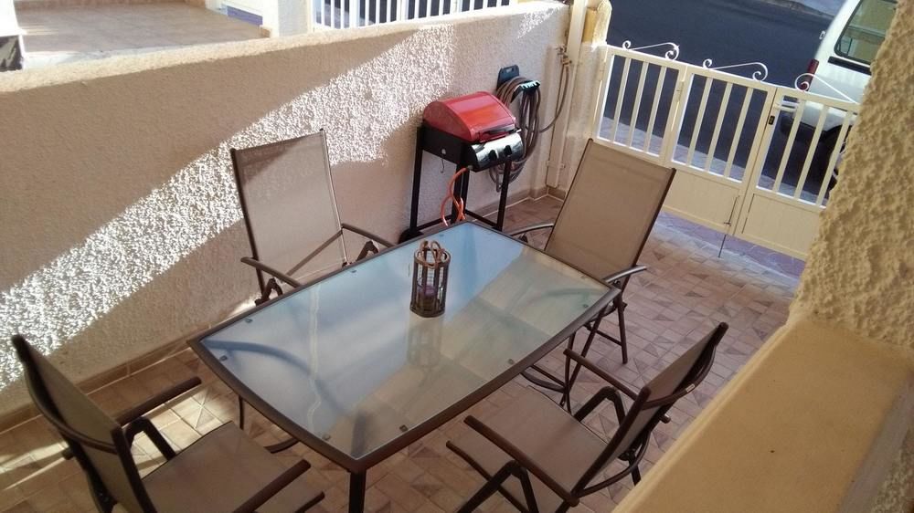 HOUSE WITH 4 BEDROOMS IN SANTA POLA; WITH SHARED POOL AND TERRACE - 900 M FROM THE BEACH