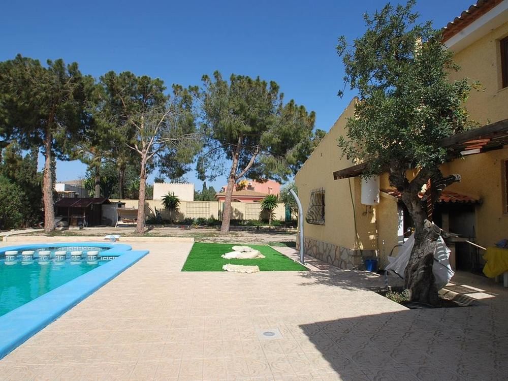 APARTMENT WITH 5 BEDROOMS IN SANT JOAN DALACANT; WITH PRIVATE POOL; ENCLOSED GARDEN AND WIFI - 850