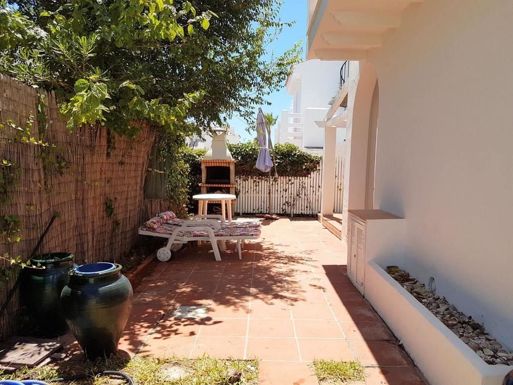 HOUSE WITH 4 BEDROOMS IN CHICLANA DE LA FRONTERA; WITH WONDERFUL SEA VIEW; POOL ACCESS AND FURNISHED