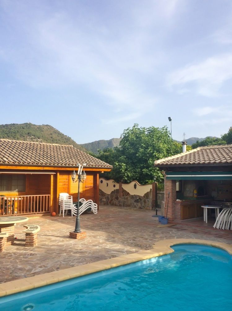 VILLA WITH 3 BEDROOMS IN COÍN; WITH WONDERFUL MOUNTAIN VIEW; PRIVATE POOL; ENCLOSED GARDEN - 25 KM F