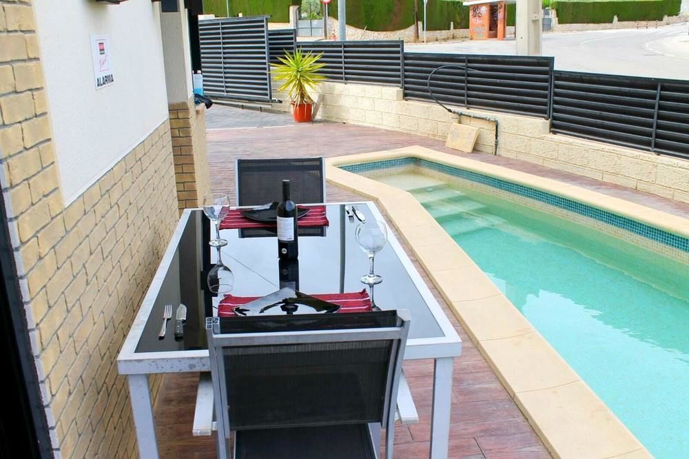 VILLA WITH 3 BEDROOMS IN CUNIT - TARRAGONA; WITH PRIVATE POOL AND ENCLOSED GARDEN - 3 KM FROM THE BE