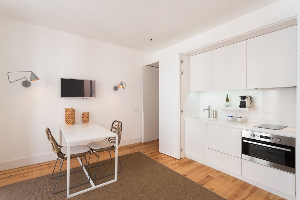 CHIADO STUDIO AND ONE-BEDROOM APARTMENT - BY LU HOLIDAYS