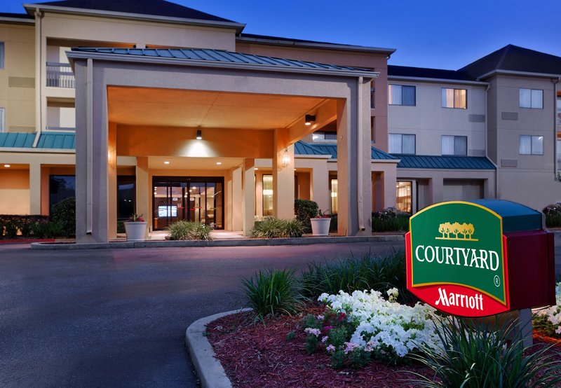 Courtyard By Marriott Mobile