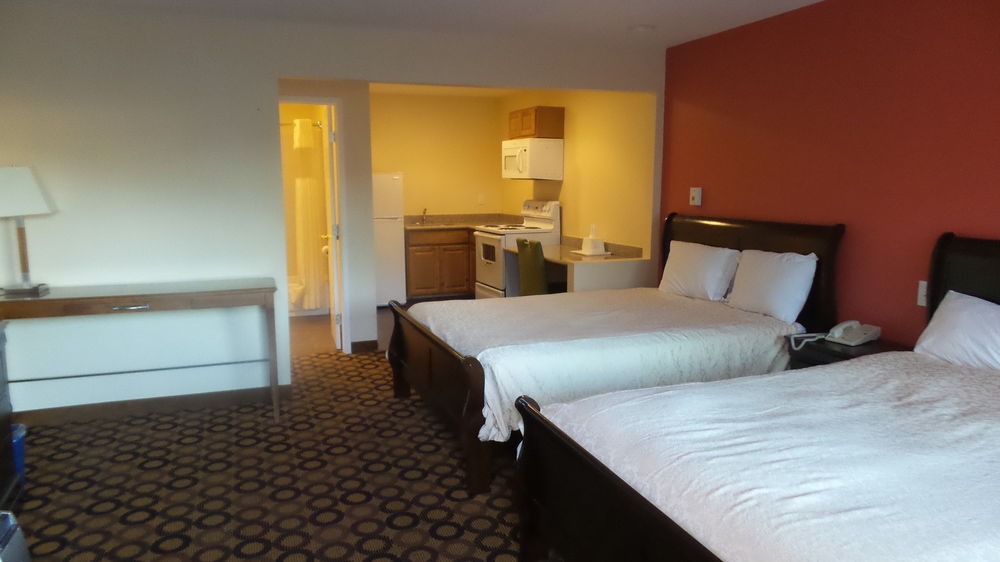 ECONO LODGE INN & SUITES SANTA CRUZ