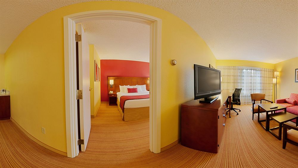 Courtyard by Marriott Houston Westchase